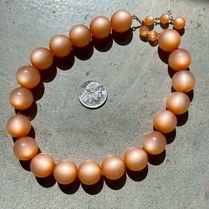 Vintage AMAZING XL moonglow peach colored necklace metal chain - OLD!